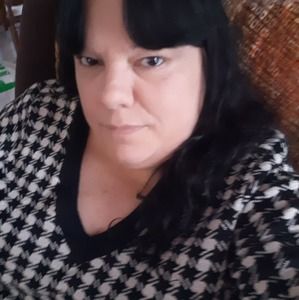 Meet your Posher, Mona